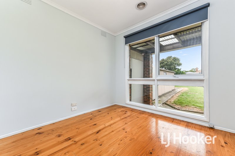 Photo - 26 Mclaren Drive, Cranbourne VIC 3977 - Image 11