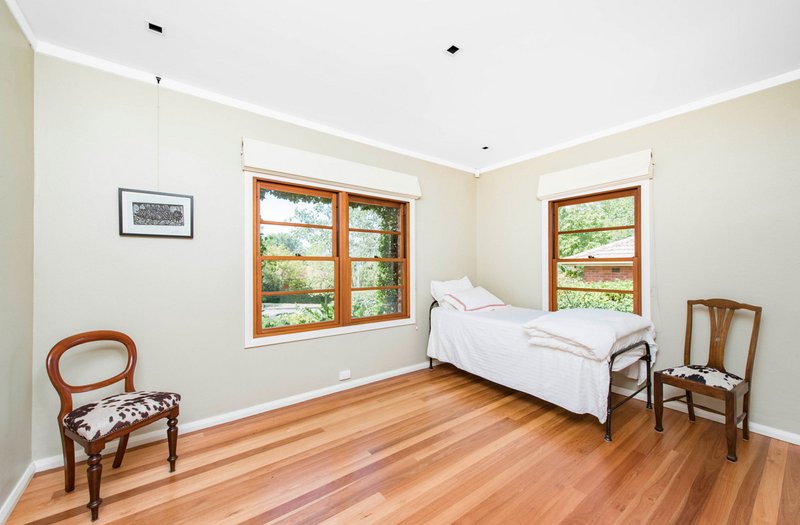 Photo - 26 Meehan Gardens, Narrabundah ACT 2604 - Image 8