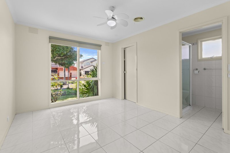 Photo - 26 Merrick Street, Keysborough VIC 3173 - Image 4