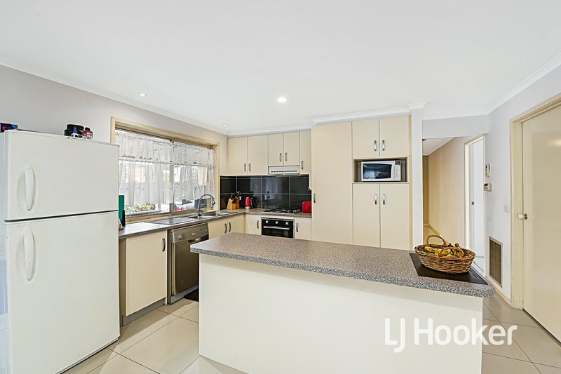 Photo - 26 Merrijig Avenue, Cranbourne VIC 3977 - Image 5