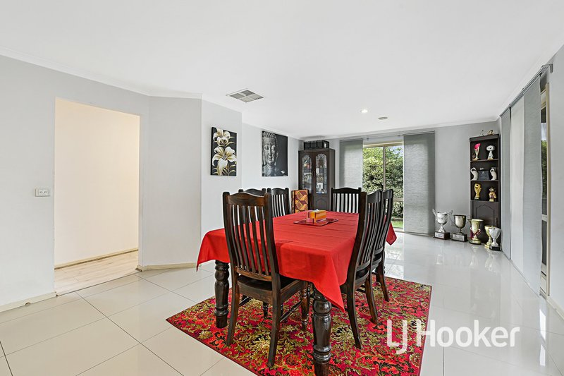 Photo - 26 Merrijig Avenue, Cranbourne VIC 3977 - Image 6