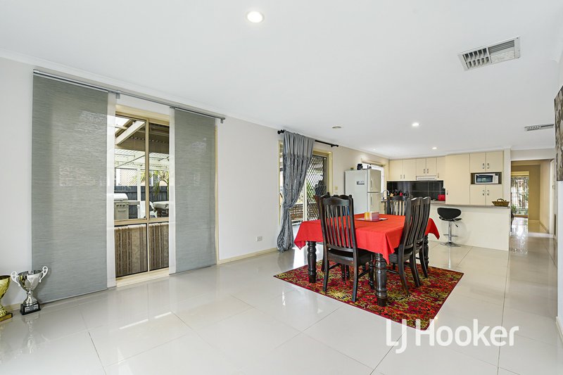 Photo - 26 Merrijig Avenue, Cranbourne VIC 3977 - Image 7