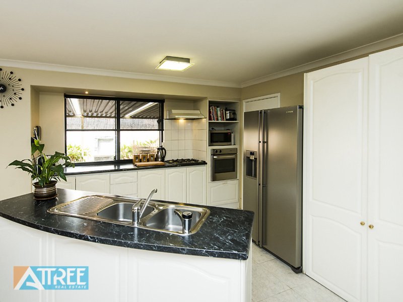 Photo - 26 Mettler Court, Canning Vale WA 6155 - Image 3