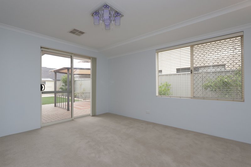 Photo - 26 Middle Parkway, Canning Vale WA 6155 - Image 7