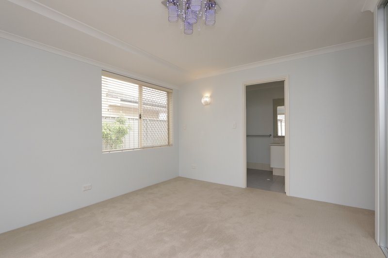 Photo - 26 Middle Parkway, Canning Vale WA 6155 - Image 10