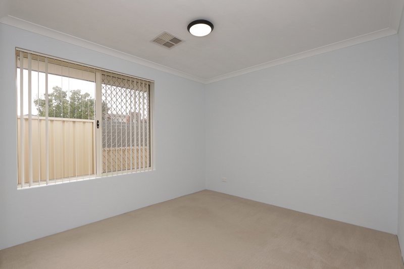 Photo - 26 Middle Parkway, Canning Vale WA 6155 - Image 21