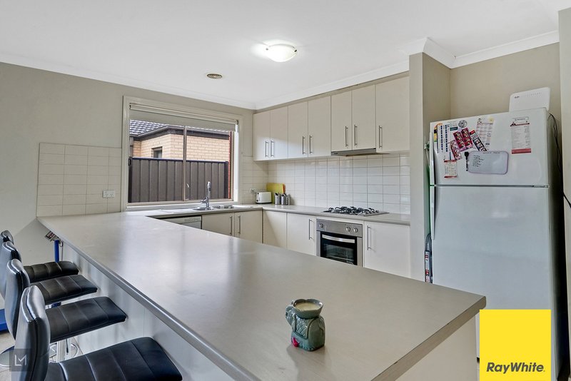 Photo - 26 Mockingbird Street, Tarneit VIC 3029 - Image 8