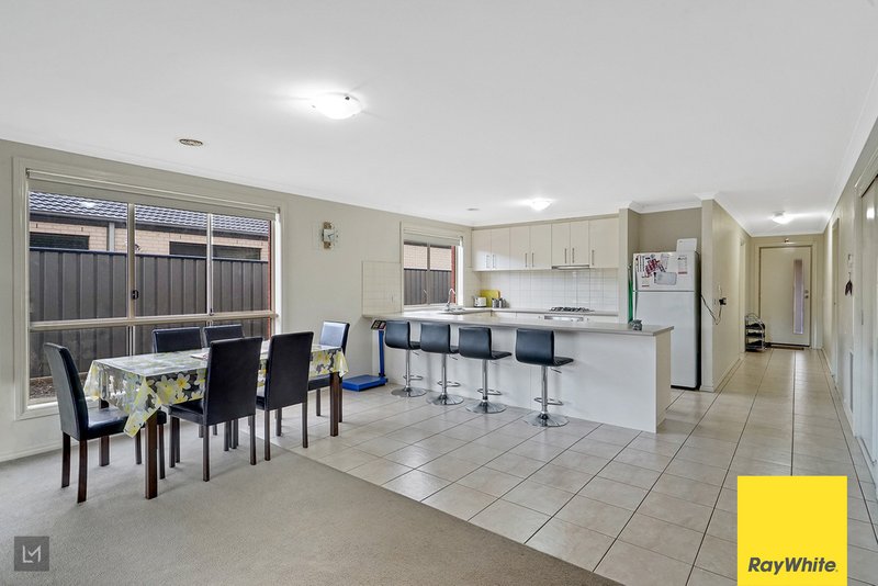 Photo - 26 Mockingbird Street, Tarneit VIC 3029 - Image 10