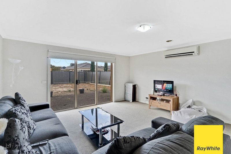 Photo - 26 Mockingbird Street, Tarneit VIC 3029 - Image 11