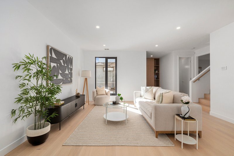 Photo - 2/6 Montana Avenue, Mulgrave VIC 3170 - Image 2
