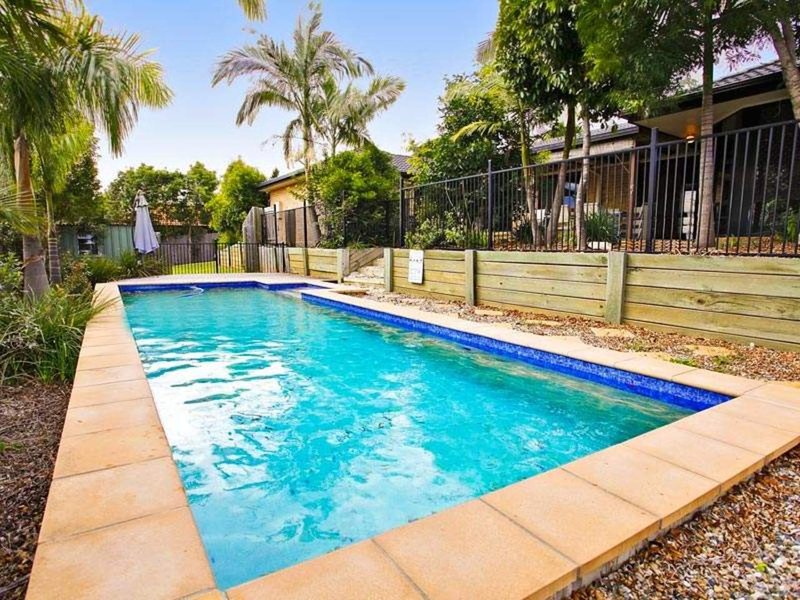 26 Montclare. Court, Cashmere QLD 4500