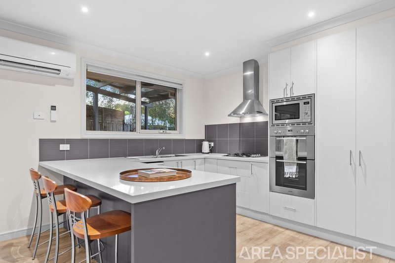 Photo - 2/6 Morecroft Way, Langwarrin VIC 3910 - Image 2