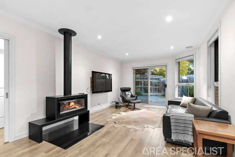 Photo - 2/6 Morecroft Way, Langwarrin VIC 3910 - Image 6