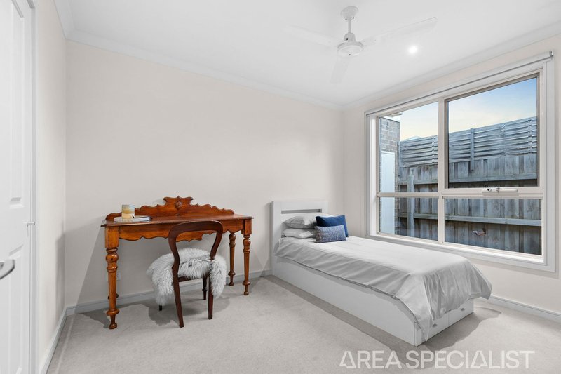 Photo - 2/6 Morecroft Way, Langwarrin VIC 3910 - Image 10