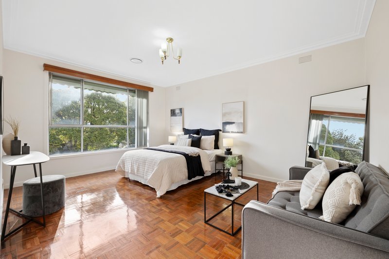 Photo - 26 Moresby Avenue, Bulleen VIC 3105 - Image 3