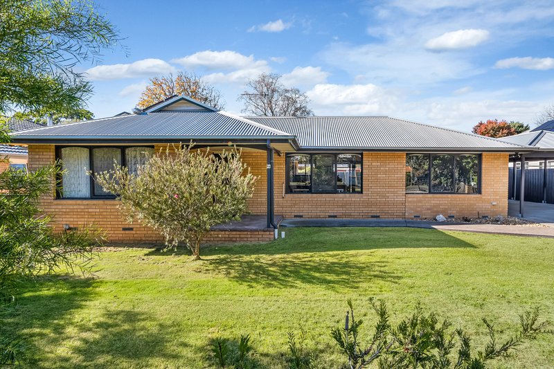 Photo - 26 Morris Road, Woodend VIC 3442 - Image 2