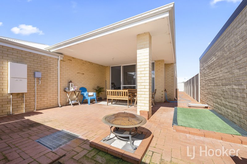 Photo - 26 Munert Street, Yanchep WA 6035 - Image 15