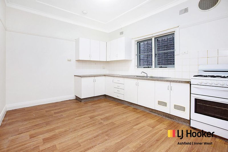 Photo - 2/6 Murrell Street, Ashfield NSW 2131 - Image 3