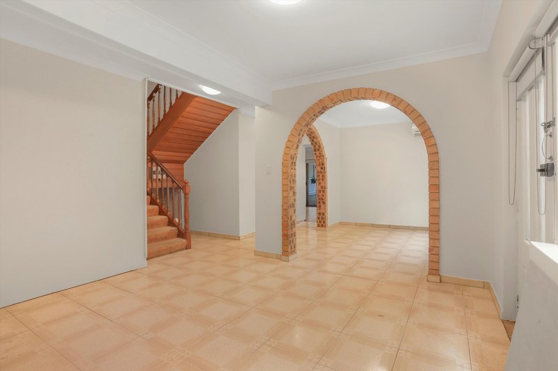 Photo - 2/6 Myrtle Street, Leichhardt NSW 2040 - Image 2