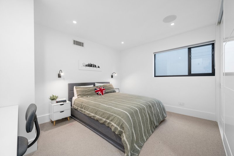 Photo - 26 Naranganah Avenue, Gymea Bay NSW 2227 - Image 20