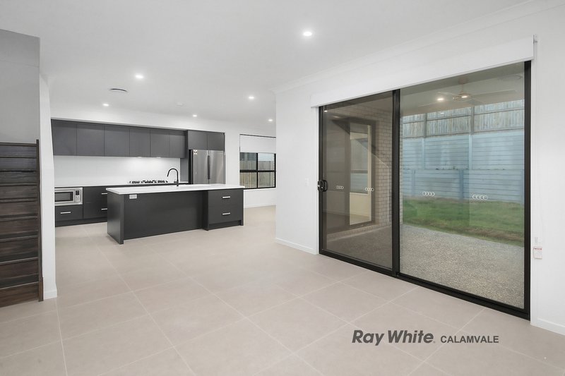 Photo - 26 Neiwand Street, Calamvale QLD 4116 - Image 5