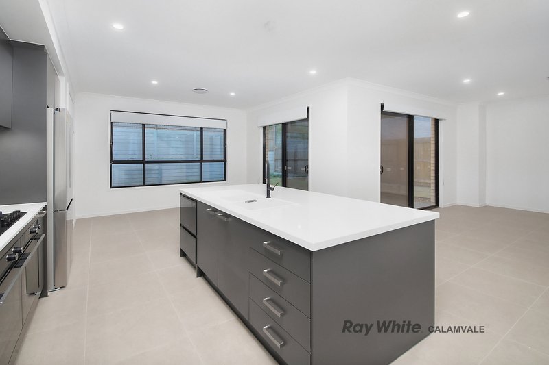 Photo - 26 Neiwand Street, Calamvale QLD 4116 - Image 7