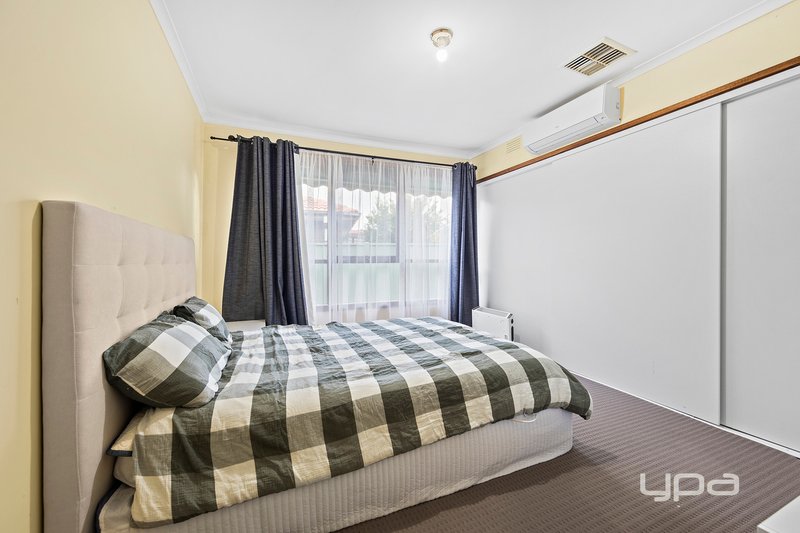 Photo - 26 Newbury Street, Deer Park VIC 3023 - Image 7