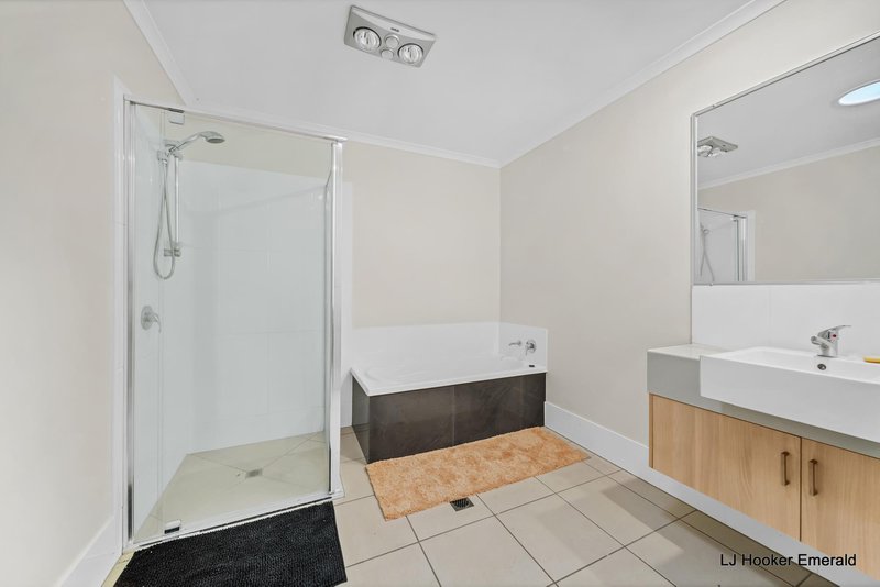 Photo - 2/6 Newman Drive, Emerald QLD 4720 - Image 11