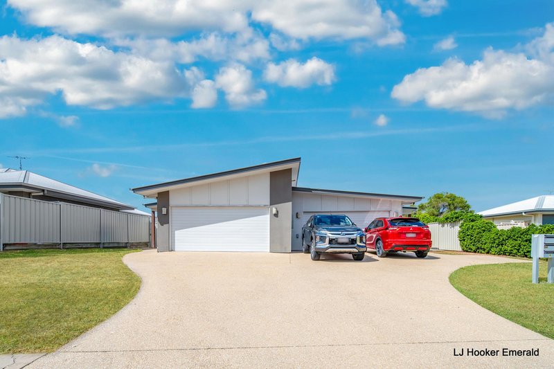 Photo - 2/6 Newman Drive, Emerald QLD 4720 - Image 1