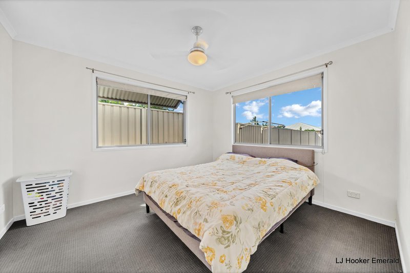 Photo - 2/6 Newman Drive, Emerald QLD 4720 - Image 5