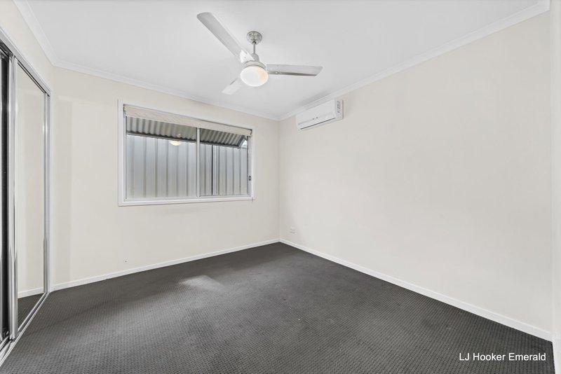 Photo - 2/6 Newman Drive, Emerald QLD 4720 - Image 7