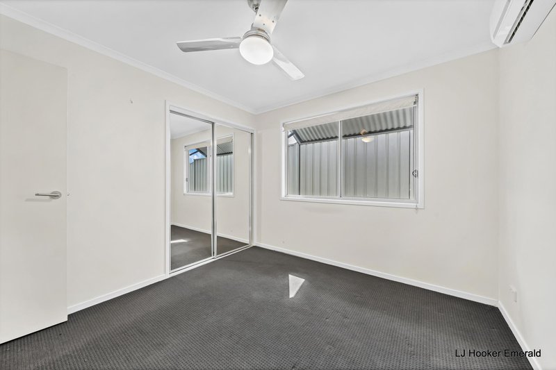 Photo - 2/6 Newman Drive, Emerald QLD 4720 - Image 9
