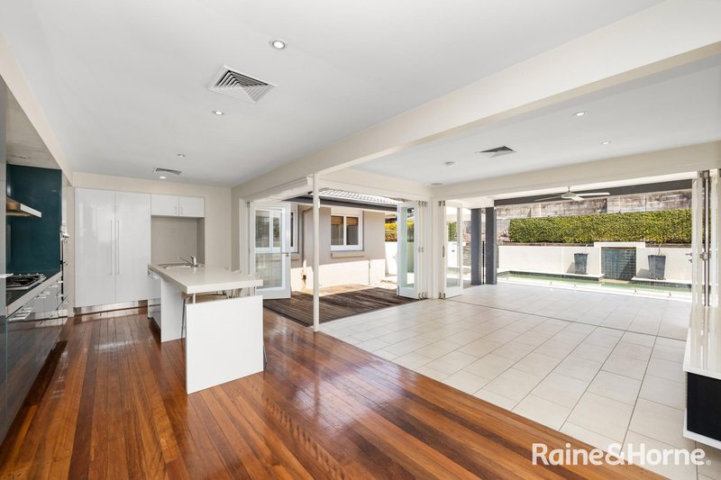 Photo - 26 Nindethana Street, Indooroopilly QLD 4068 - Image 2