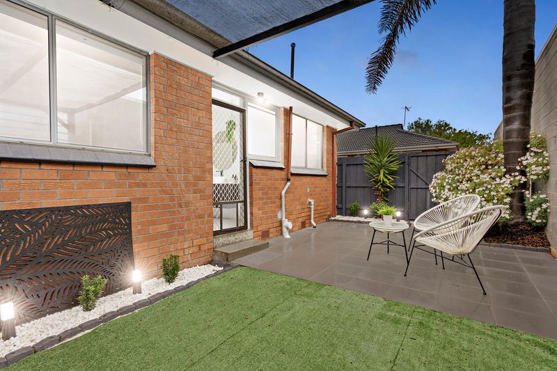 Photo - 2/6 Normanby Street, Hughesdale VIC 3166 - Image 8