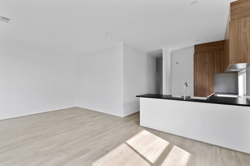 Photo - 2/6 O'Connell Street, Salisbury Downs SA 5108 - Image 3