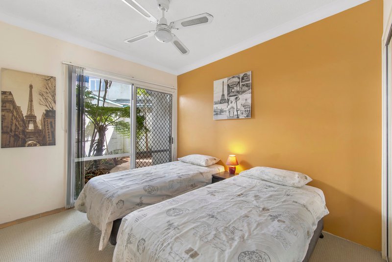 Photo - 26 Old Burleigh Road, Surfers Paradise QLD 4217 - Image 21