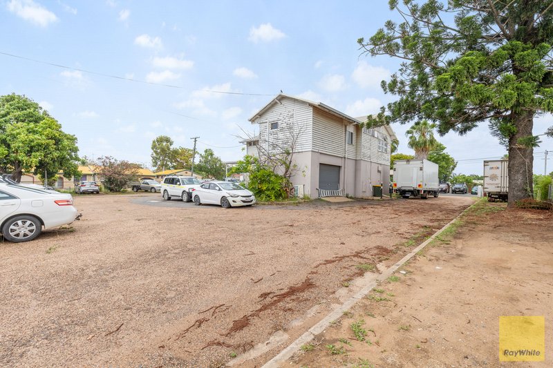 Photo - 26 Opal Street, Emerald QLD 4720 - Image 5