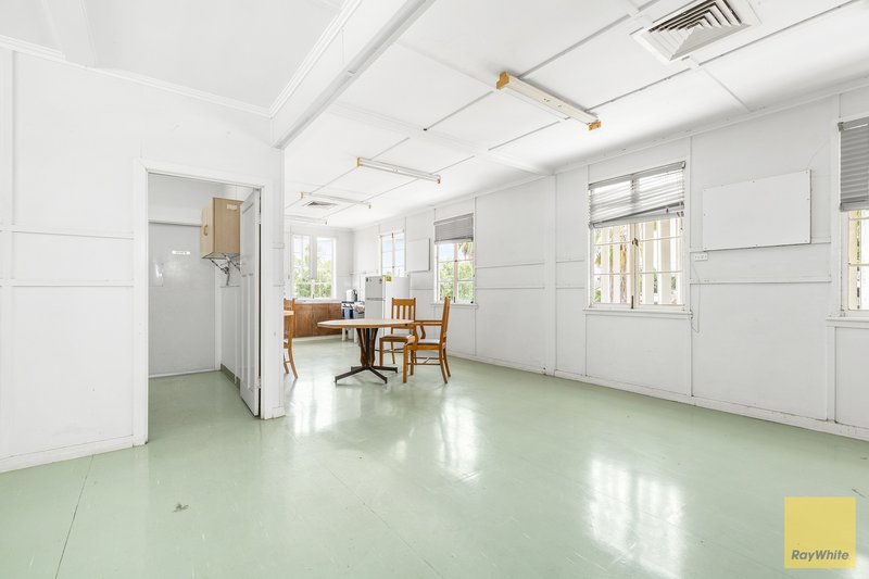 Photo - 26 Opal Street, Emerald QLD 4720 - Image 7