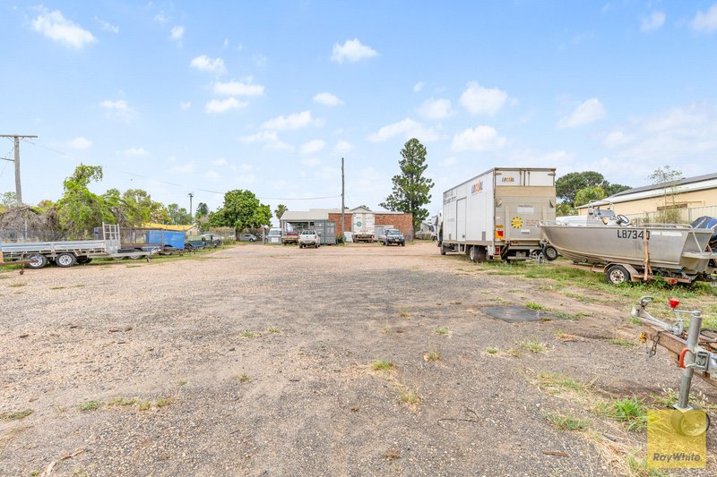 Photo - 26 Opal Street, Emerald QLD 4720 - Image 12