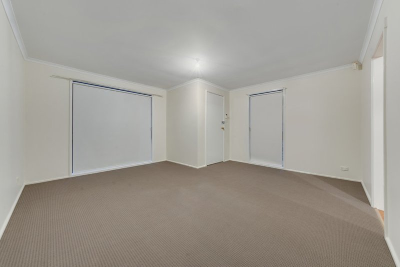 Photo - 26 Othello Avenue, Rosemeadow NSW 2560 - Image 7