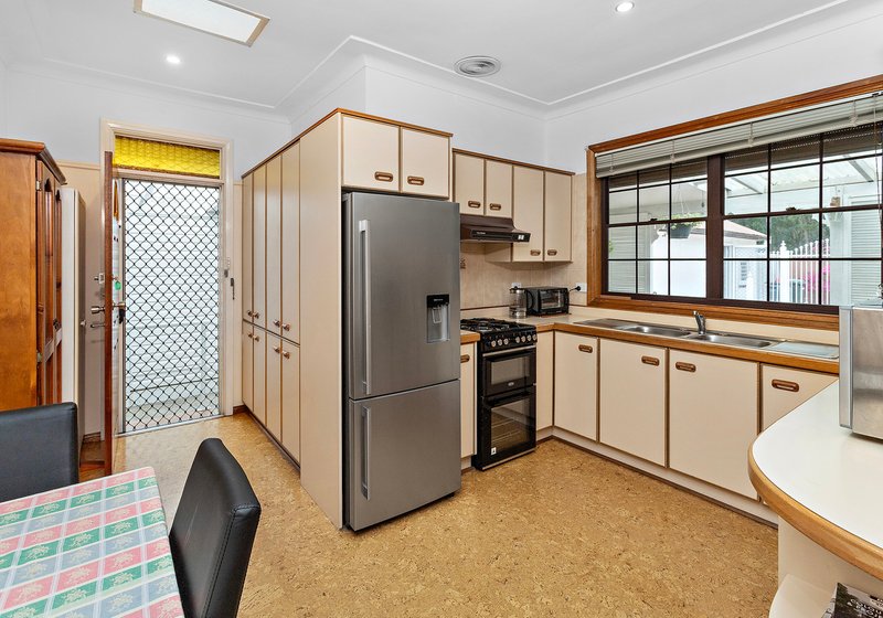 Photo - 26 Oxford Road, Dapto NSW 2530 - Image 11