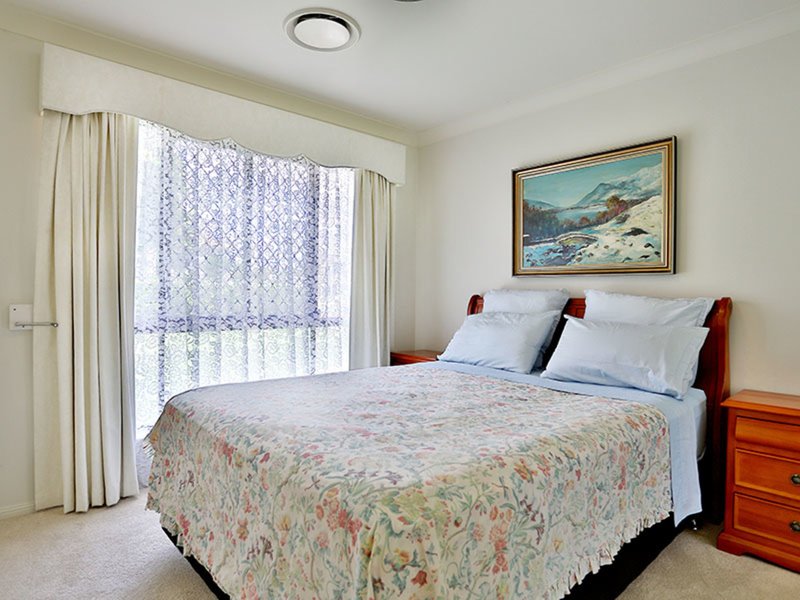 Photo - 26 Palmetto Place, Bridgeman Downs QLD 4035 - Image 13