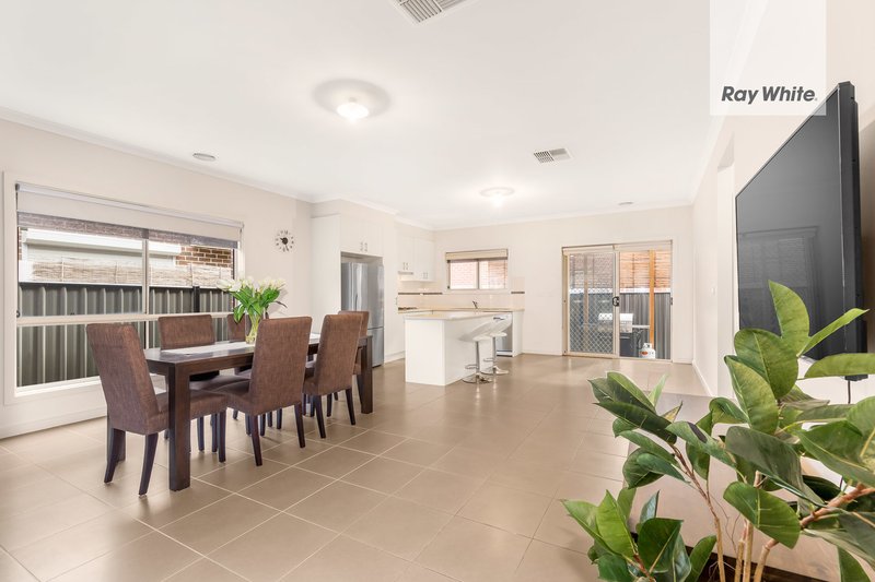 Photo - 26 Panton Gap Drive, South Morang VIC 3752 - Image 2