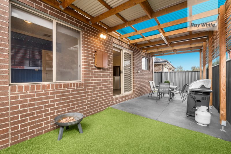 Photo - 26 Panton Gap Drive, South Morang VIC 3752 - Image 8