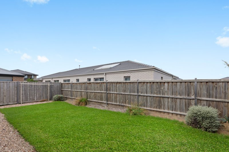 Photo - 26 Papas View, Wyndham Vale VIC 3024 - Image 16