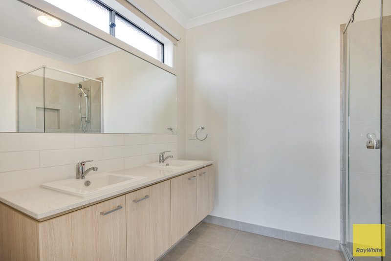 Photo - 26 Paprika Way, Tarneit VIC 3029 - Image 3