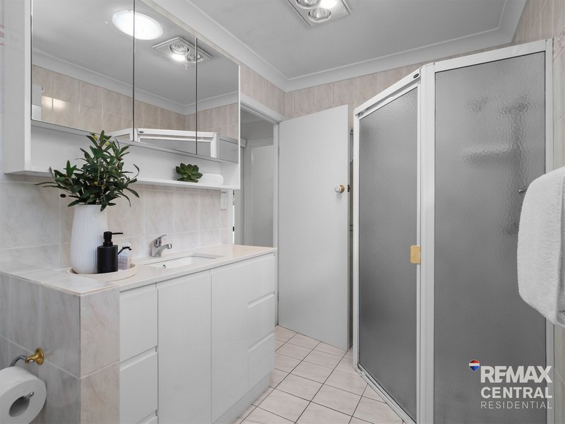 Photo - 26 Parnoolar Crescent, Ferny Hills QLD 4055 - Image 12
