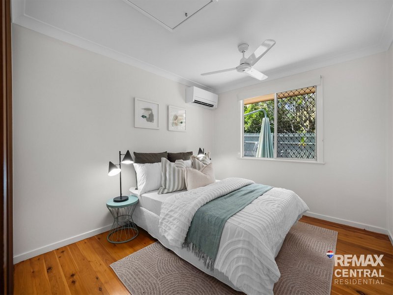 Photo - 26 Parnoolar Crescent, Ferny Hills QLD 4055 - Image 13