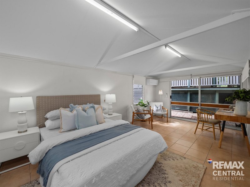 Photo - 26 Parnoolar Crescent, Ferny Hills QLD 4055 - Image 16