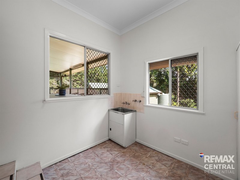 Photo - 26 Parnoolar Crescent, Ferny Hills QLD 4055 - Image 18